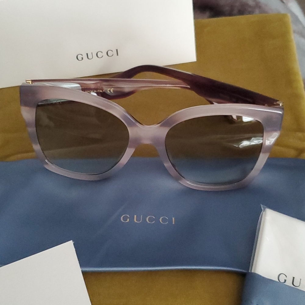 AUTHENTIC Gucci sunglasses